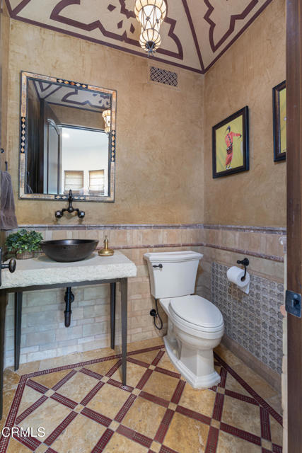2330 Crystal Lane, Pasadena CA: https://media.crmls.org/mediaz/3873ebd2-dfc4-4164-bb93-86e1ccdec360.jpg