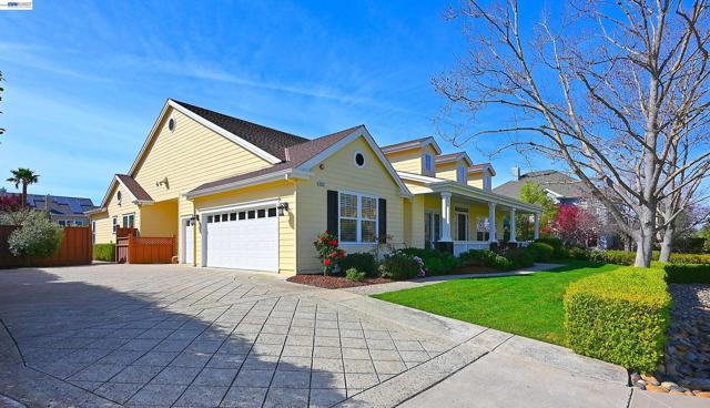 Image 2 of 59 For 2221 Leccino Ct