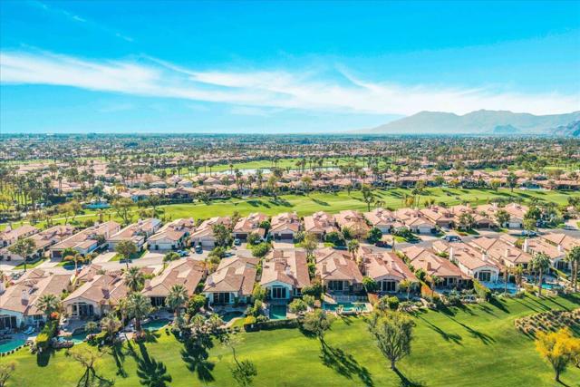 48385 Vista Calico, La Quinta CA: https://media.crmls.org/mediaz/3874c37c-bc89-481f-af48-028e486f52c0.jpg