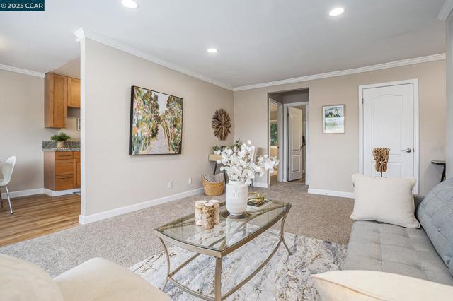 205 Masters Ct, Walnut Creek CA: https://media.crmls.org/mediaz/3874d26c-ad61-4768-a44f-82ecd72142ba.jpg