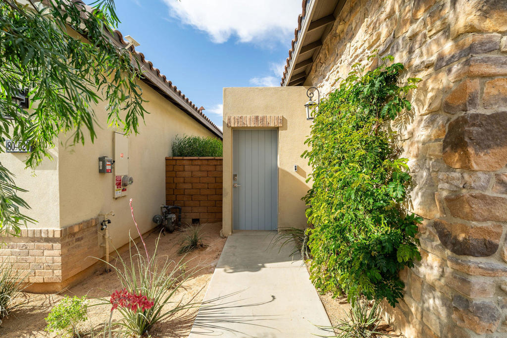 MLS #219136395DA image #2