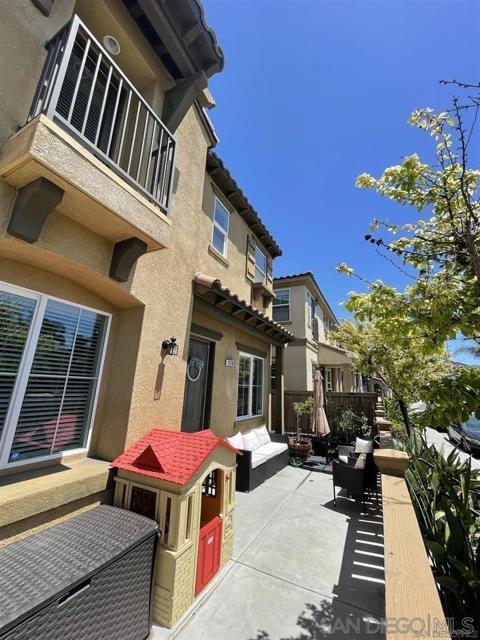 1518 Caminito Soria, Chula Vista CA: https://media.crmls.org/mediaz/38759875-7b22-4e9f-86dd-e0ecfe311f38.jpg