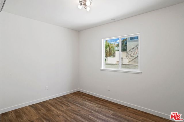 1166 S Cochran Avenue, Los Angeles CA: https://media.crmls.org/mediaz/38760b0e-2e9a-4ea7-be8b-89e132674fe6.jpg