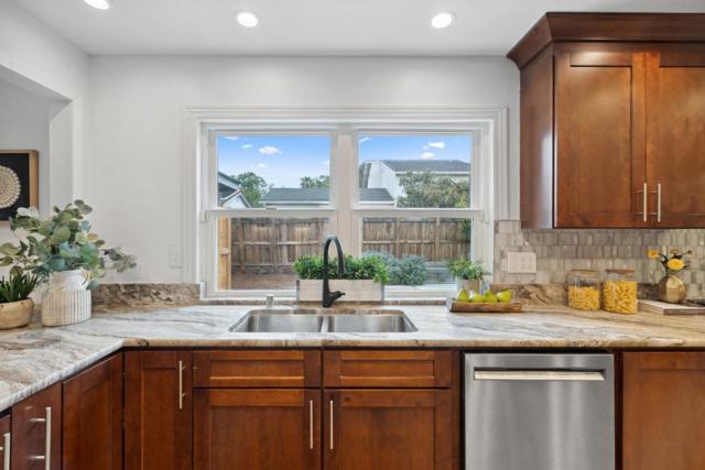Image 13 of 47 For 6632 Catamaran Street