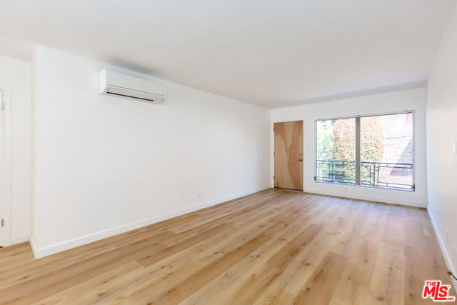 1268 N SWEETZER Avenue, West Hollywood CA: https://media.crmls.org/mediaz/387678a9-0a05-4fb2-96ee-4ed22a570c20.jpg