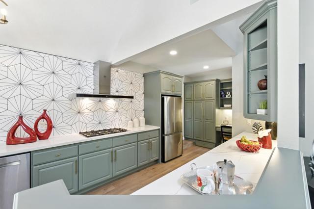 148 Promethean Way, Mountain View CA: https://media.crmls.org/mediaz/3876953b-0c29-4014-9d62-5695a5e96087.jpg