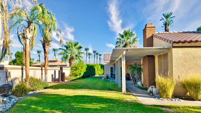 Image 18 of 24 For 69520 Siena Court