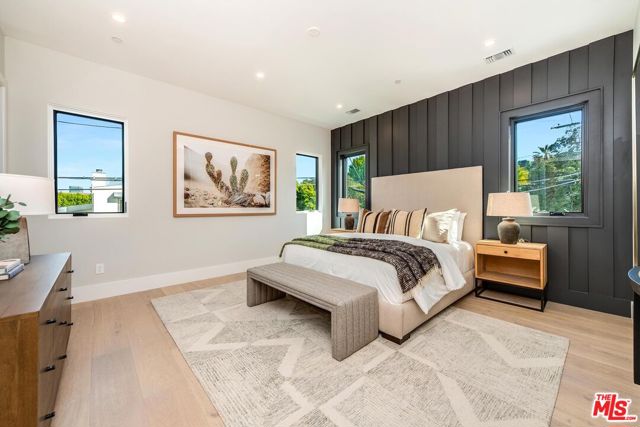 15907 Valley Vista Boulevard, Encino CA: https://media.crmls.org/mediaz/38777a86-77fc-49eb-b061-b44c94de0d14.jpg