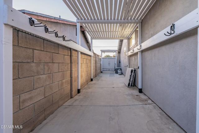 2760 Royal Avenue, Simi Valley CA: https://media.crmls.org/mediaz/38790d6e-0e1e-4ae5-99af-8cb4e3286eaa.jpg