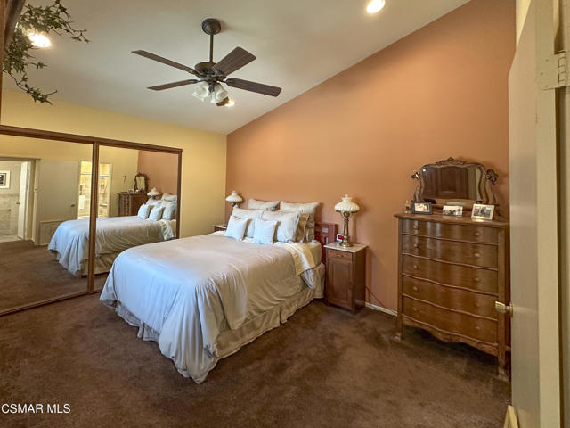 640 Campo Verde Court, Oak Park CA: https://media.crmls.org/mediaz/387912fc-7b33-4d9f-8677-f97d577db4c6.jpg