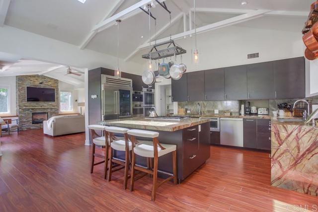 Detail Gallery Image 19 of 55 For 907 Poppy Lane, Carlsbad,  CA 92011 - 4 Beds | 4 Baths