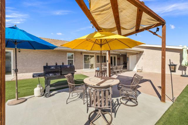 47800 Madison Street, Indio CA: https://media.crmls.org/mediaz/3879d560-5fed-49bc-b473-0e122bf854c6.jpg