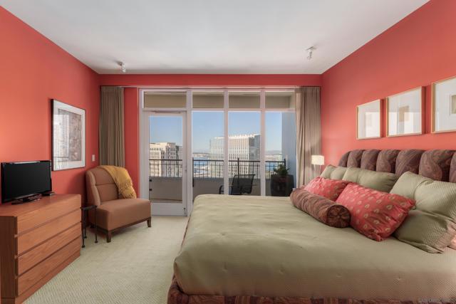 700 W Harbor Dr, San Diego CA: https://media.crmls.org/mediaz/387a818d-a30d-479a-b50b-42ce2968ebb3.jpg