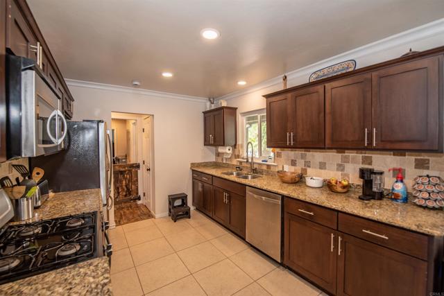 Detail Gallery Image 59 of 63 For 2094 Thibodo Ct, Vista,  CA 92081 - 3 Beds | 2 Baths