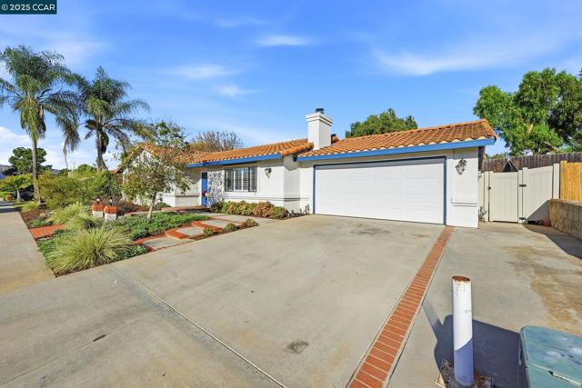 304 Lion Valley Rd, Escondido CA: https://media.crmls.org/mediaz/387b8e3d-3712-4ded-ac35-9c167b0a8f89.jpg