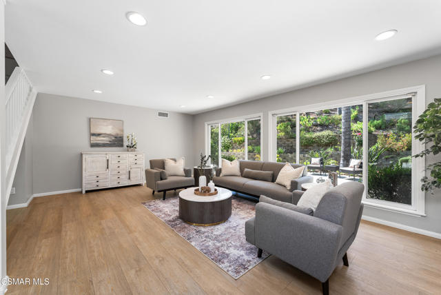 1253 Willsbrook Court, Westlake Village CA: https://media.crmls.org/mediaz/387bbbbb-e215-4e98-a78b-a63e121050a1.jpg
