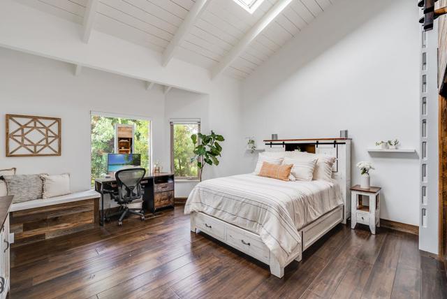 1501 Hidden Valley Road, Soquel CA: https://media.crmls.org/mediaz/387bcd99-5a90-41c4-8637-0912b9b1f421.jpg