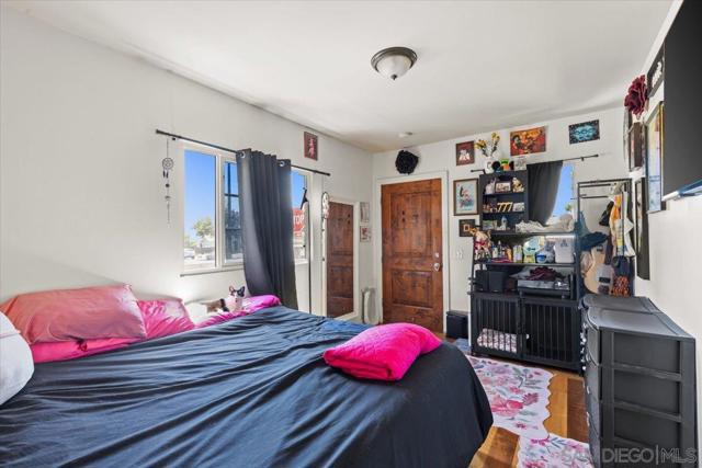 2832 34 K St, San Diego CA: https://media.crmls.org/mediaz/387c1be0-9a46-4683-983a-aaf23d5665b6.jpg