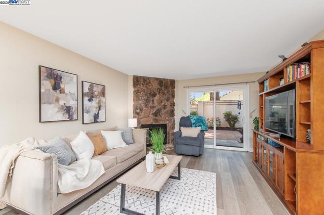 243 Rachael Pl, Pleasanton CA: https://media.crmls.org/mediaz/387c40af-3c95-4b7b-85cb-ac1c98fc6e50.jpg