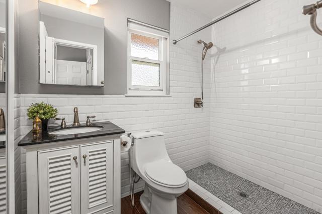 17162 Poblado Ct, San Diego CA: https://media.crmls.org/mediaz/387cae77-1d3a-4258-bbc8-e6a97cd2e852.jpg