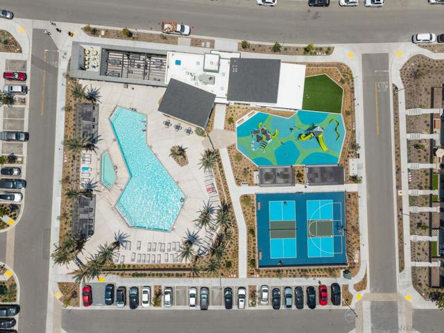 792 Vada St, Chula Vista CA: https://media.crmls.org/mediaz/387cb018-88f9-4d5d-84cc-5406f7e99501.jpg
