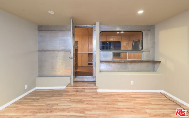 272 N Topanga Canyon Boulevard, Topanga CA: https://media.crmls.org/mediaz/387da129-3978-40ad-b824-5bcc8eeb42e7.jpg