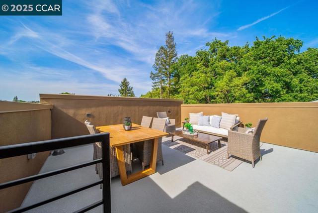 600 Hartz Ave, Danville CA: https://media.crmls.org/mediaz/387ed105-2535-4de3-8bda-4ecfc6bf0e81.jpg