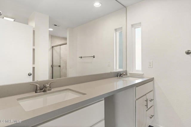 191 Rockrose Lane, Oak Park CA: https://media.crmls.org/mediaz/387f97bb-b91f-4f89-9316-474823d318be.jpg