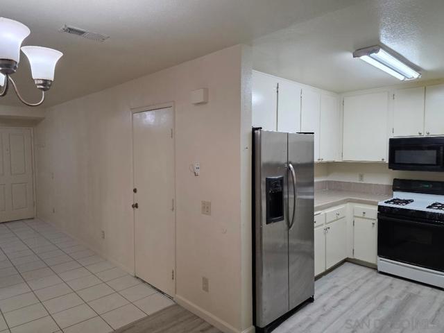 1332 LA TEMPRA CORTE, Chula Vista CA: https://media.crmls.org/mediaz/387fd03d-9709-4160-b03a-797ba4b19074.jpg