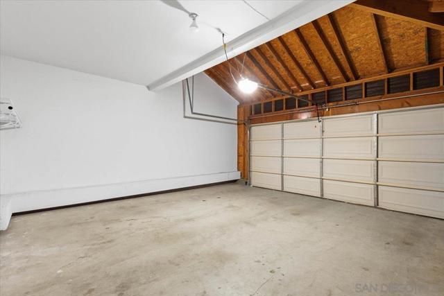 16156 Avenida Venusto, San Diego CA: https://media.crmls.org/mediaz/38800dfe-571f-497b-94b7-a3003cdcbc83.jpg