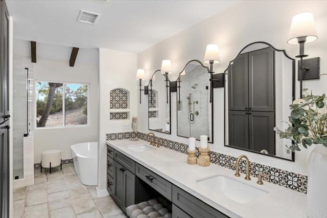 Detail Gallery Image 9 of 58 For 2918 Fairview Dr, Vista,  CA 92084 - 4 Beds | 3 Baths