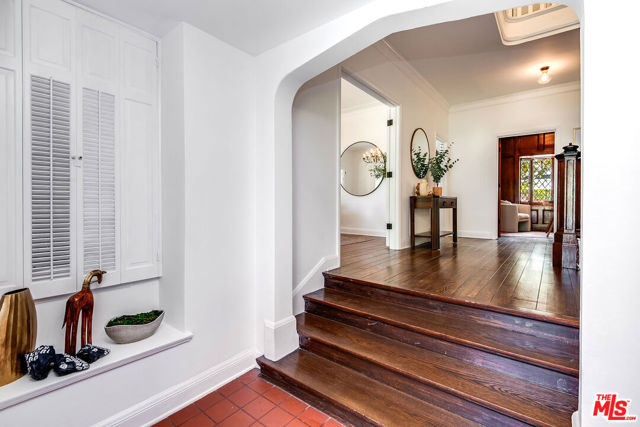 Image 4 of 58 For 132 Beachwood Drive