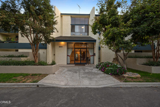4041 Via Marisol, Los Angeles CA: https://media.crmls.org/mediaz/388114e0-d8c1-4c69-97f5-dc4a0226bf4c.jpg