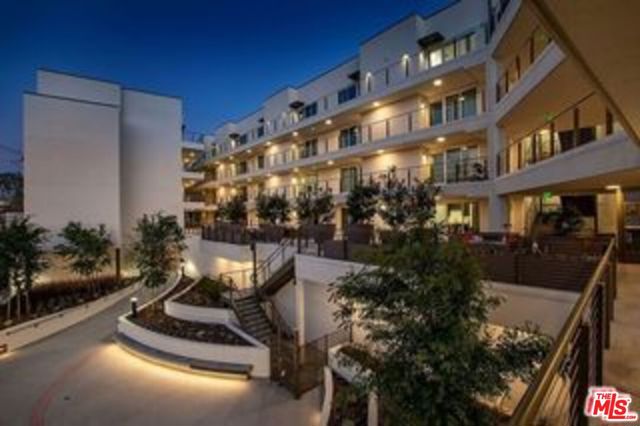 521 W Colorado Street, Glendale CA: https://media.crmls.org/mediaz/38811c89-0c73-4544-af3d-ea83ba4db9c5.jpg