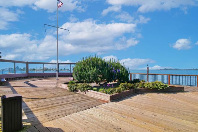 8 Commodore Drive, Emeryville CA: https://media.crmls.org/mediaz/38813baf-3cc8-44df-984a-4fc4d5c4294a.jpg