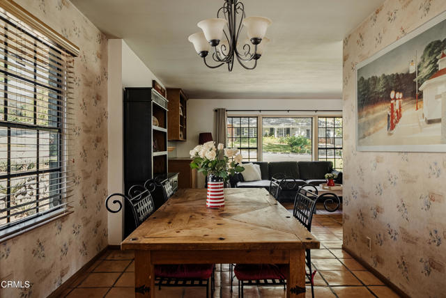 Detail Gallery Image 4 of 29 For 3818 Altura Ave, La Crescenta,  CA 91214 - 3 Beds | 2 Baths