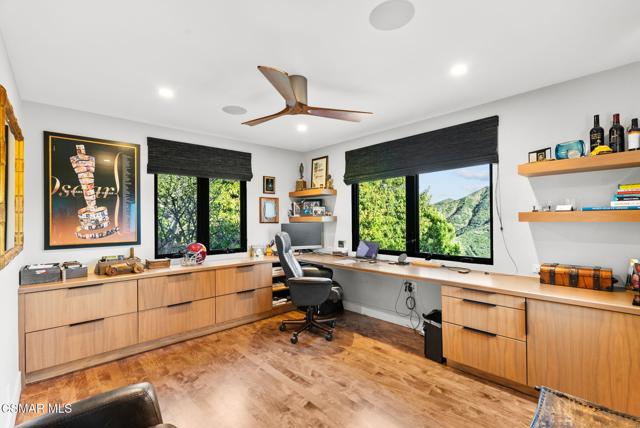 31460 Glenbridge Road, Westlake Village CA: https://media.crmls.org/mediaz/3882125e-cff0-4f86-9c13-2507f5988611.jpg