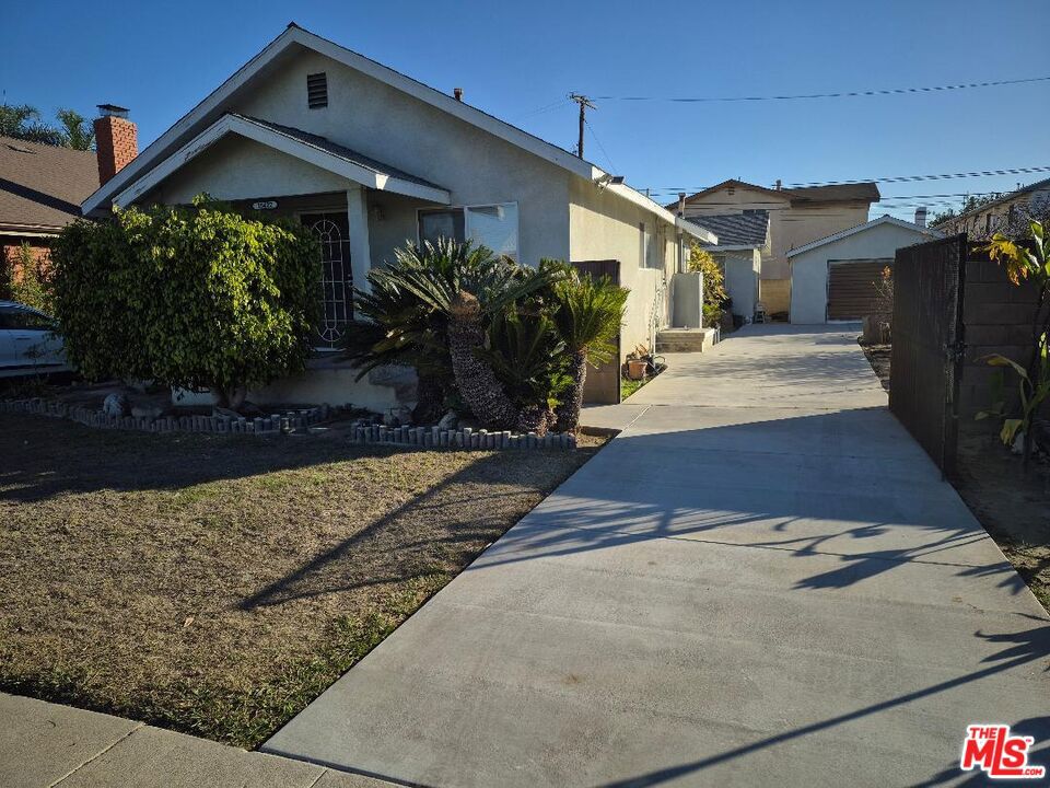 15422 S Catalina Avenue