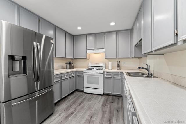 10794 Jeanne Ter, Santee CA: https://media.crmls.org/mediaz/38828da7-480f-4da2-989a-e5554c8df740.jpg