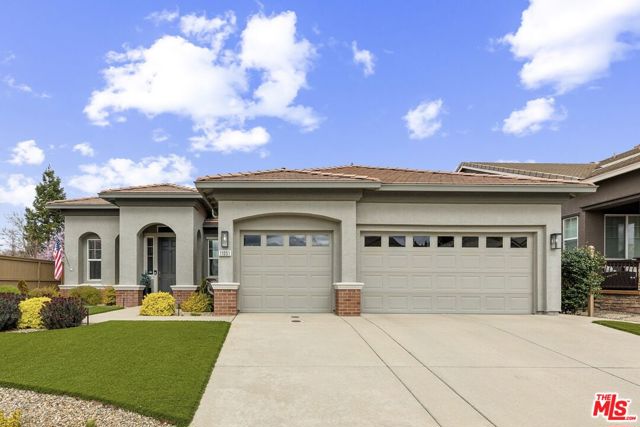 11051 Fiore Drive, Rancho Cordova CA: https://media.crmls.org/mediaz/3882c9d4-1f11-43da-9bca-a80a1dba090f.jpg
