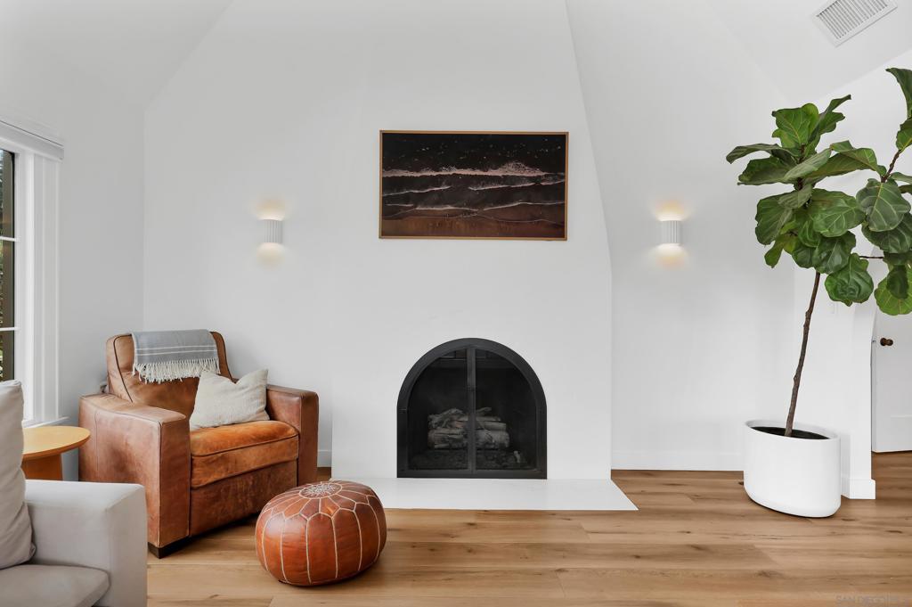 MLS #250043576SD image #8