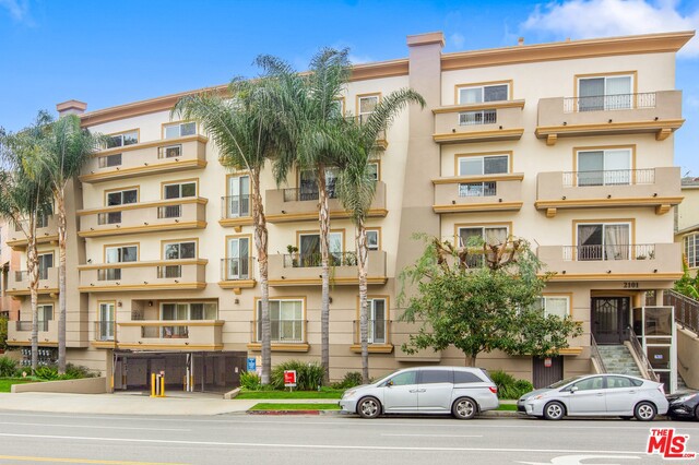 2101 S Beverly Glen Blvd #304, Los Angeles, CA 90025