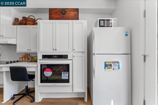 100 Esperanza Place, Walnut Creek CA: https://media.crmls.org/mediaz/3883a01b-979b-41e7-9f37-fc7f1633762a.jpg
