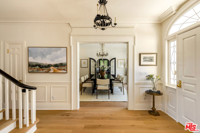 130 S Cliffwood Avenue, Los Angeles CA: https://media.crmls.org/mediaz/3883b47a-d80f-4470-b4ed-05f48a3952e2.jpg