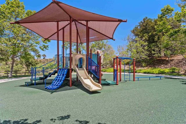 1104 Parkview Dr, Oceanside CA: https://media.crmls.org/mediaz/388462a5-42c2-4438-a33b-2117cc9b87c2.jpg