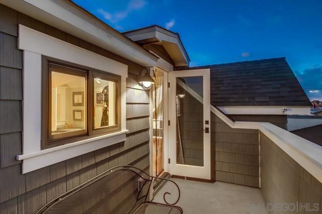 240 B Avenue, Coronado CA: https://media.crmls.org/mediaz/38846a27-67e2-462a-b23c-17a323f533ae.jpg