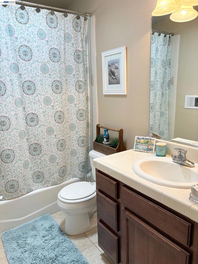 https://media.crmls.org/mediaz/3885393e-9c34-45d7-bea0-67f37ec43005.jpg?preset=X-Large