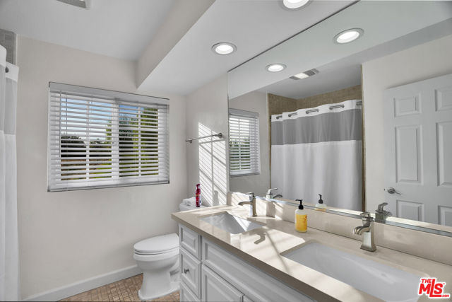 11158 Newcastle Avenue, Granada Hills CA: https://media.crmls.org/mediaz/388545b9-073e-4257-8950-cf80925327f8.jpg