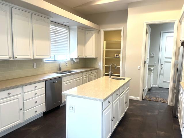 11 Mission Palms W Drive, Rancho Mirage CA: https://media.crmls.org/mediaz/38856857-c7c2-4b2f-a176-de146acd8759.jpg