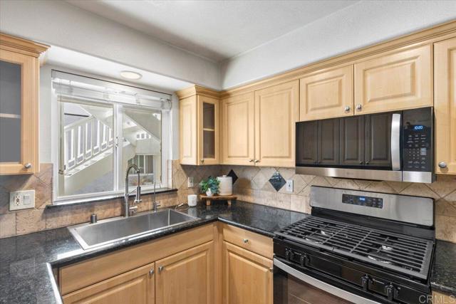 Detail Gallery Image 9 of 24 For 3909 Monroe Ave #101,  San Diego,  CA 92116 - 2 Beds | 2 Baths